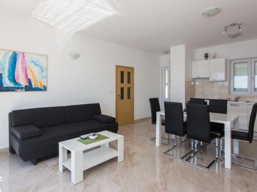 Apartments Villa Ari Superior Three Bedroom Apartment with Balcony and Sea View First Floor