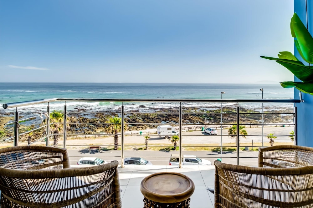 Uninterrupted Ocean Views in Mouille Point Atlantic Vistas