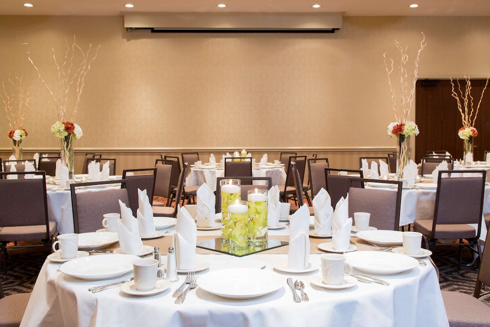 DoubleTree by Hilton Hotel Grand Rapids Airport - photo 67