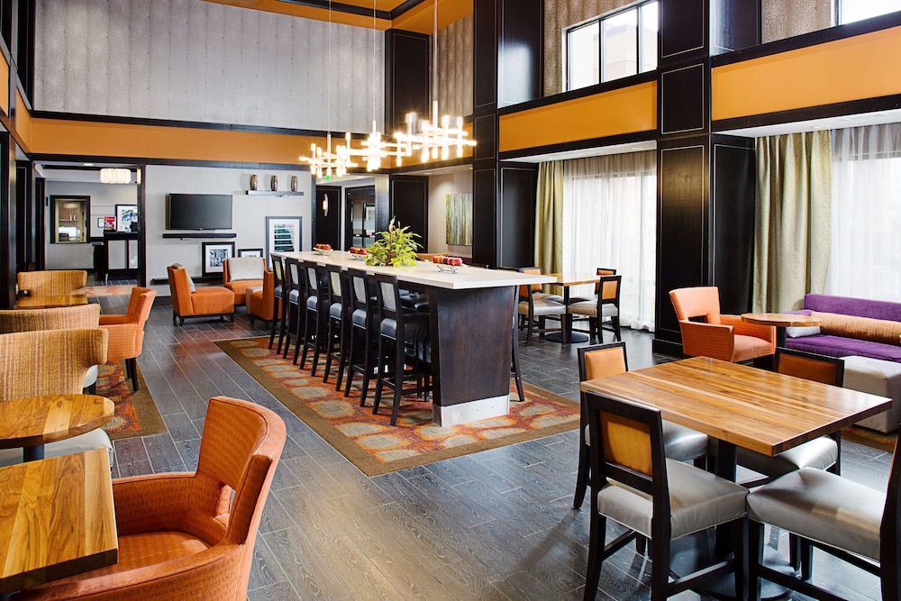 Hampton Inn & Suites Lansing West - photo 22