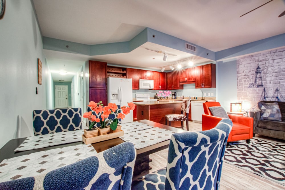 Laketown Wharf Resort by Aneliya's Rentals - photo 593