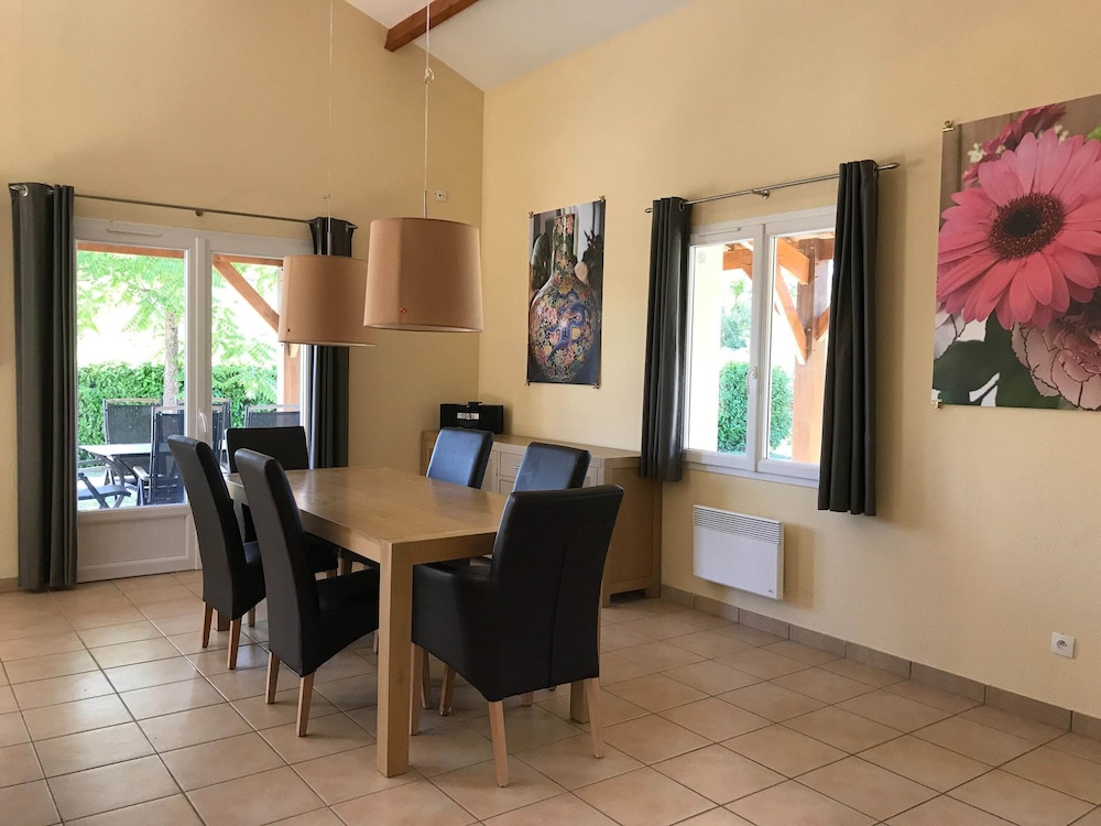 Villa in Les Forges with Golf & Pool Access — 4-Star Luxury Hotel in Les Forges, France