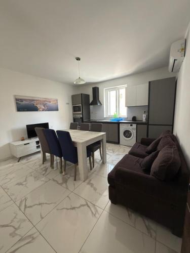 3 Bedroom Apartment in Msida M1 — 4-Star Luxury Hotel in Gzira, Malta