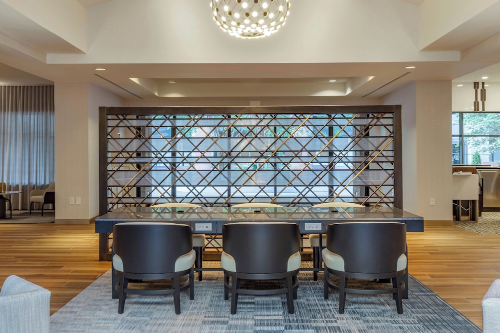 Sheraton Suites Old Town Alexandria - photo 3