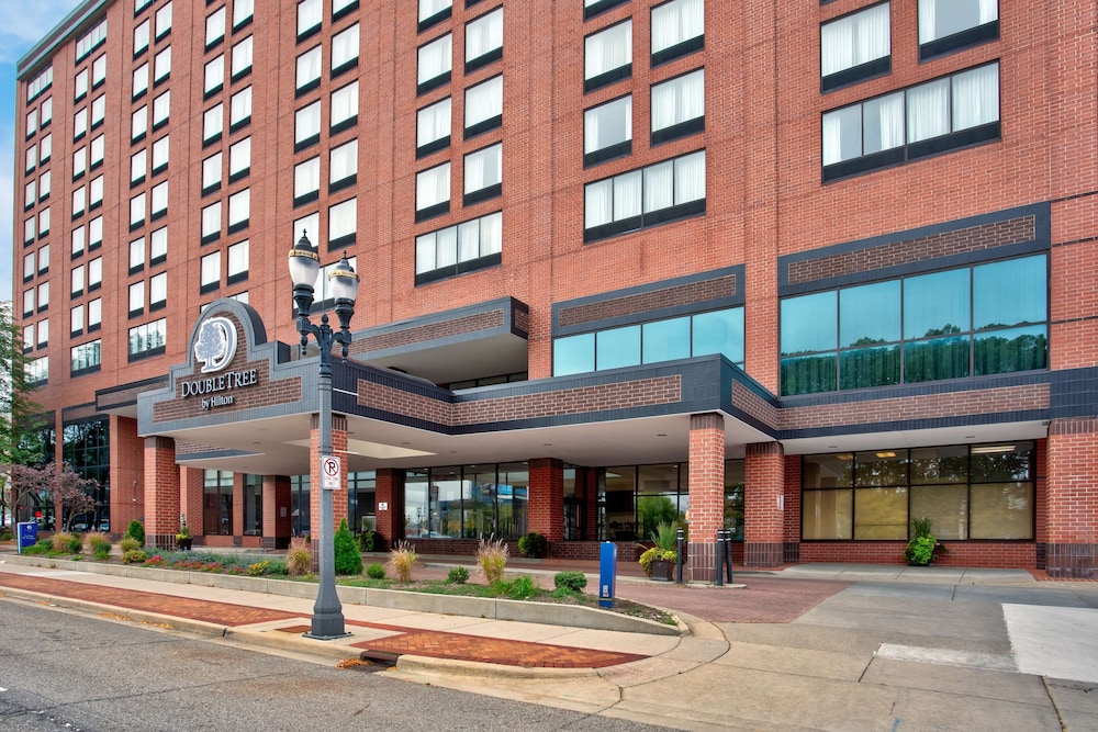 DoubleTree by Hilton Lansing - photo 49