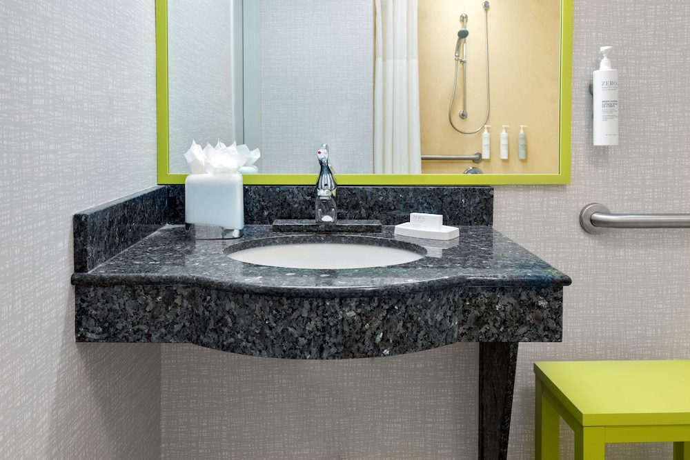 Hampton Inn & Suites Hartford Farmington - photo 27