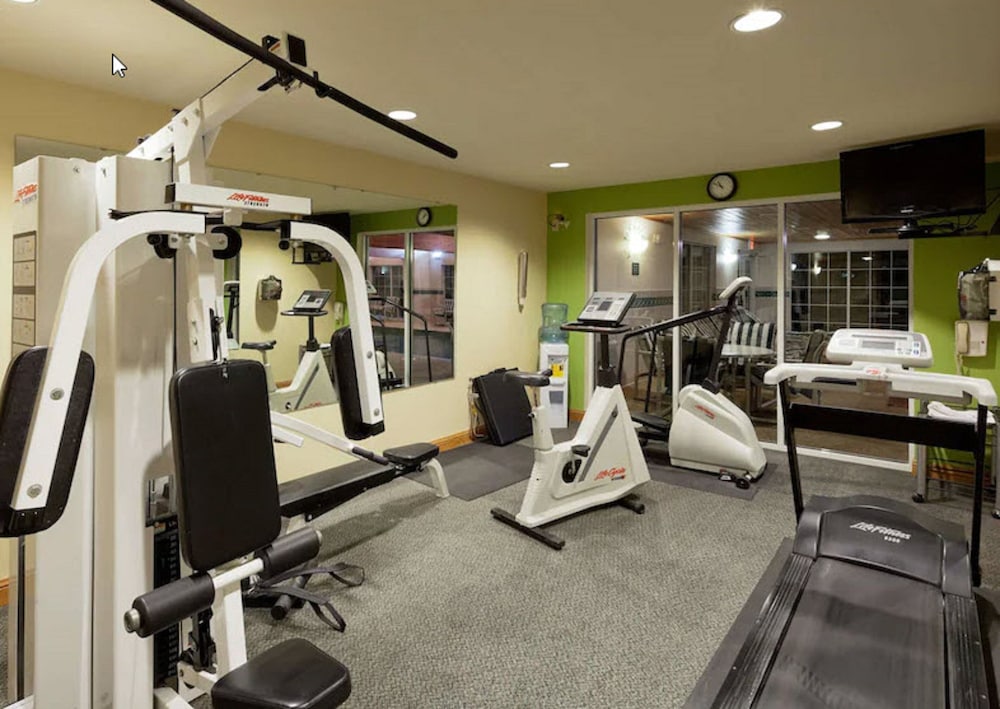 Holiday Inn Express & Suites Port Washington by IHG - photo 35