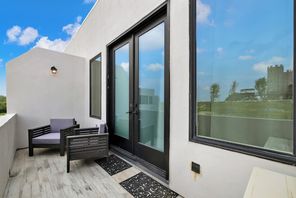 The Bentley Hotel Coco Chanel Room Pool View - photo 28