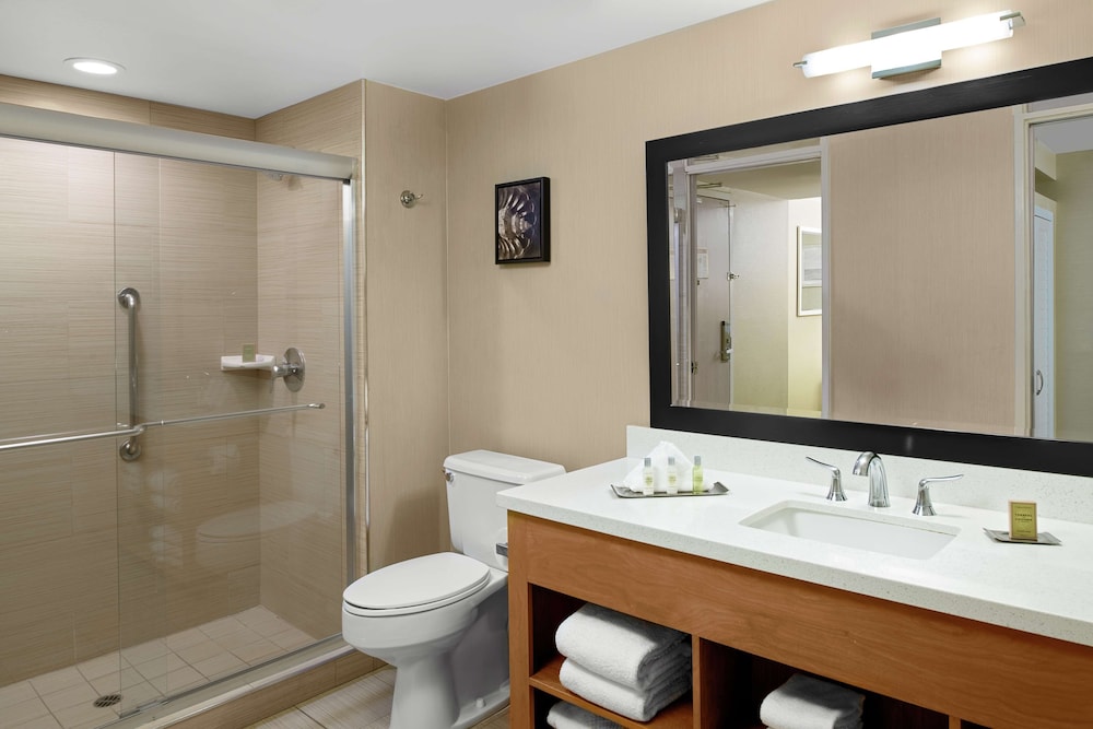DoubleTree by Hilton San Pedro Port of Los Angeles - photo 27