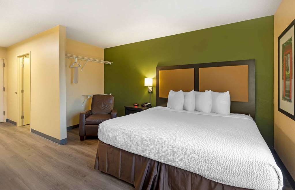 Extended Stay America Select Suites St. Louis Airport Central - photo 14