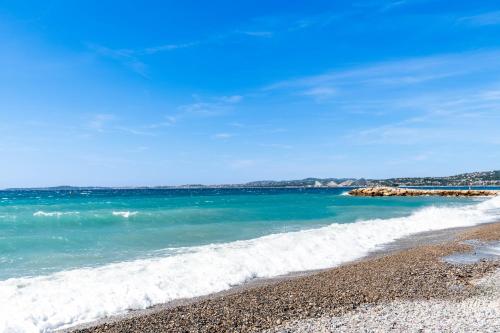 RAcsidence mAcditerranAce Beachfront Sun and Seaview Pool Private Parking — Cagnes-Sur-Mer — photo 2