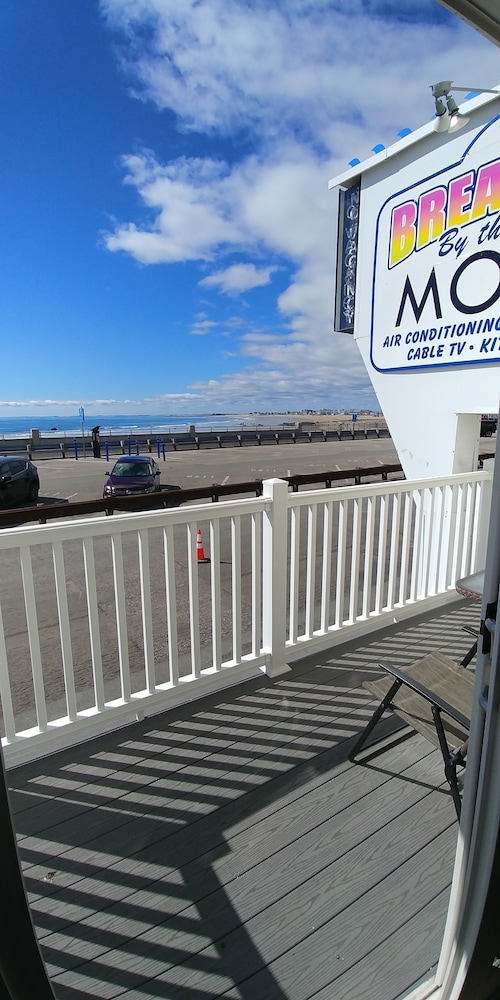 Breakers by the Sea - photo 45