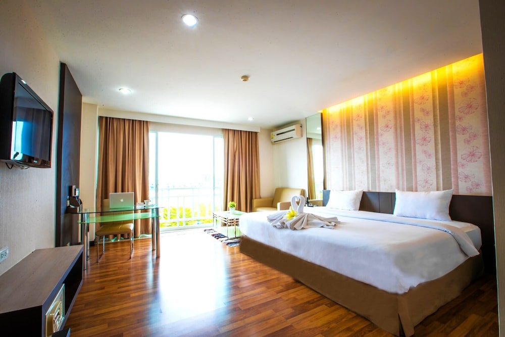 Golden City Rayong — 4-Star Luxury Hotel in Rayong, Thailand