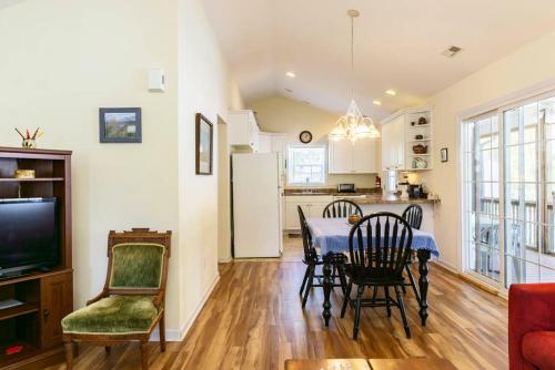 Island Delight by Oak Island Accommodations - photo 6