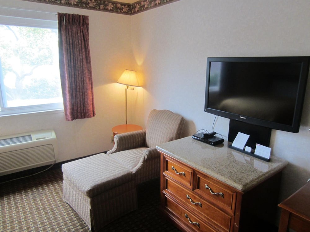 Cherry Orchard Inn - photo 18