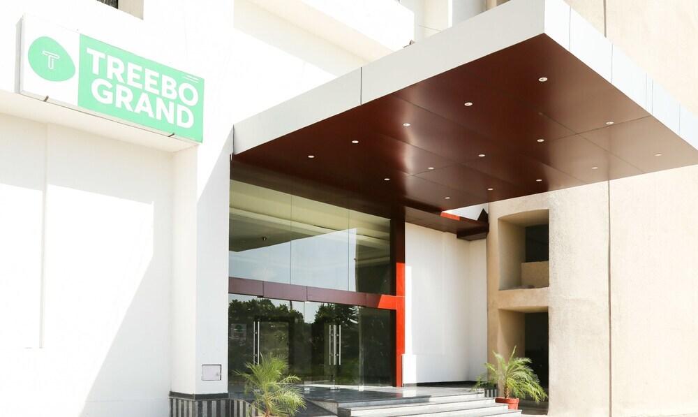 Treebo Grand Mansarovar - last minute hotel in Jaipur
