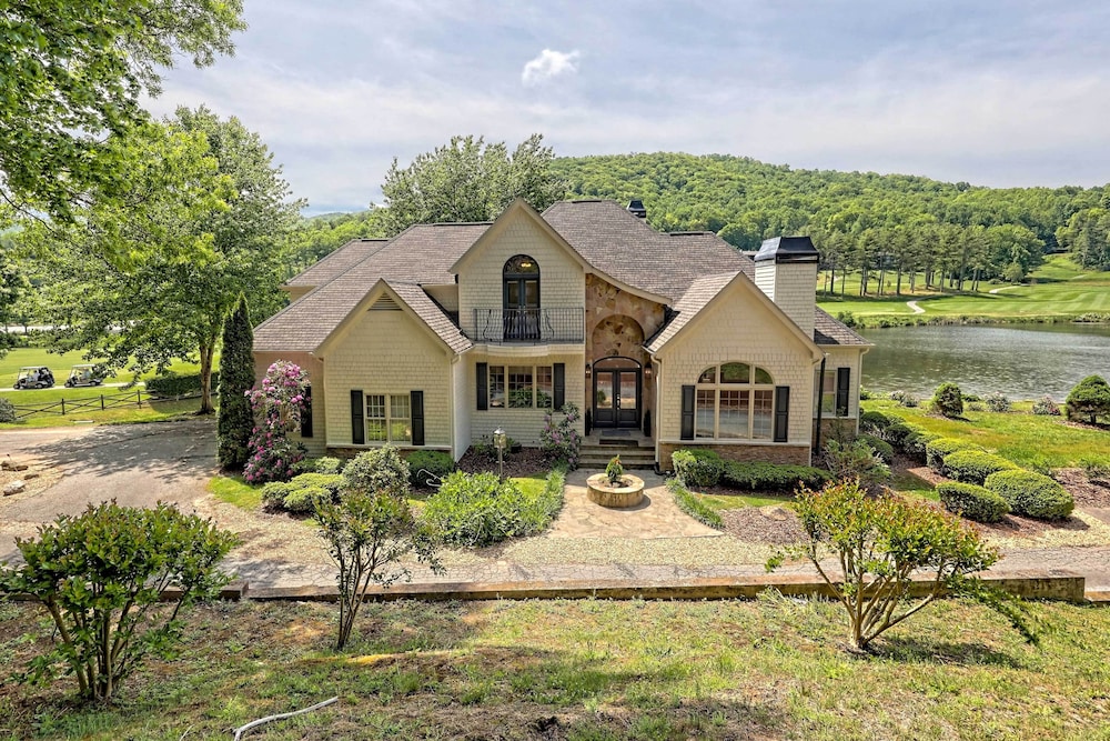 Chic Sky Valley Resort Home on Golf Course — hotel in Sky Valley