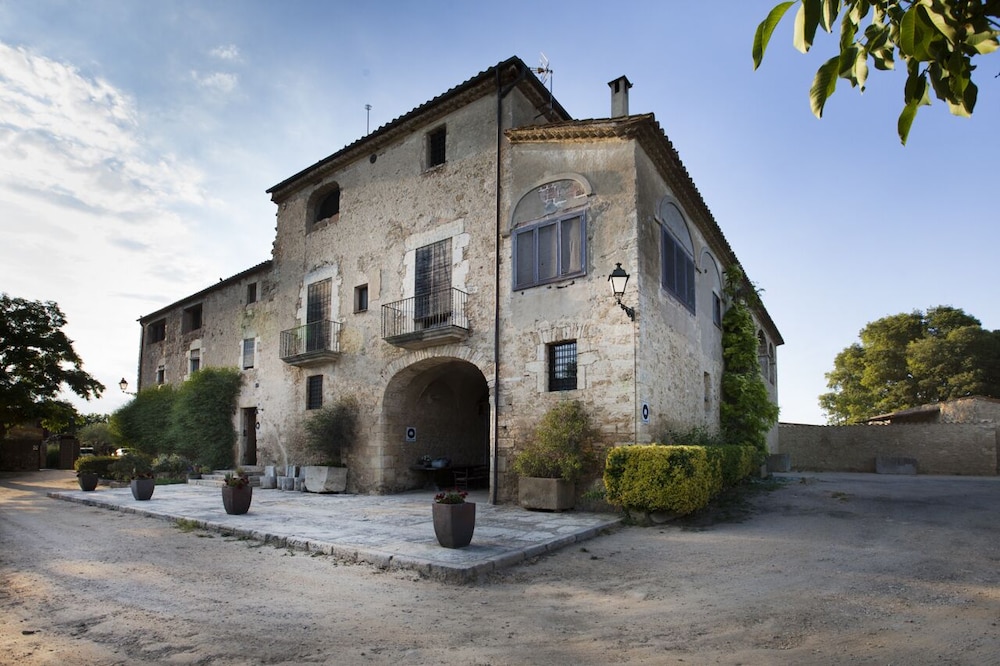 Mil Estrelles — hotel in Cornella Del Terri