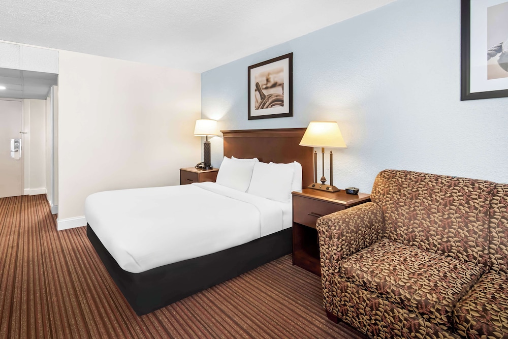 Best Western Merry Manor Inn - photo 7