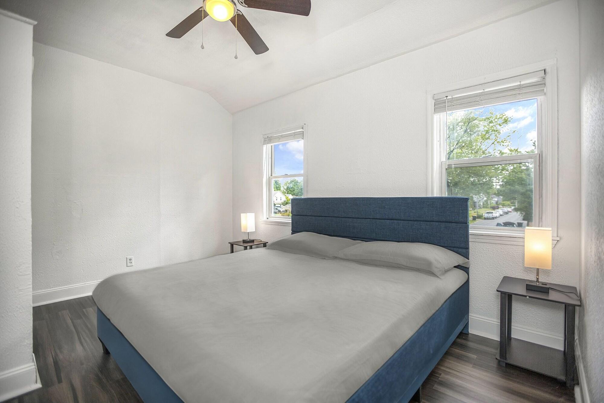 NEW Luxury Spacious & 10 min Driving to Notre Dame in South Bend, United States