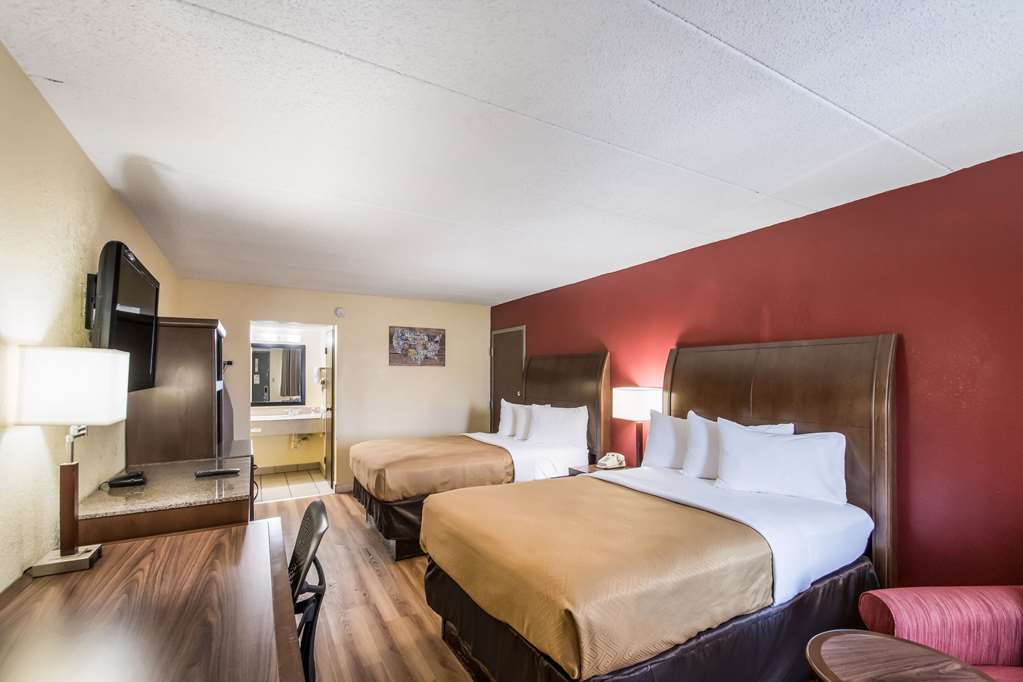 Econo Lodge Kearney Liberty - photo 15