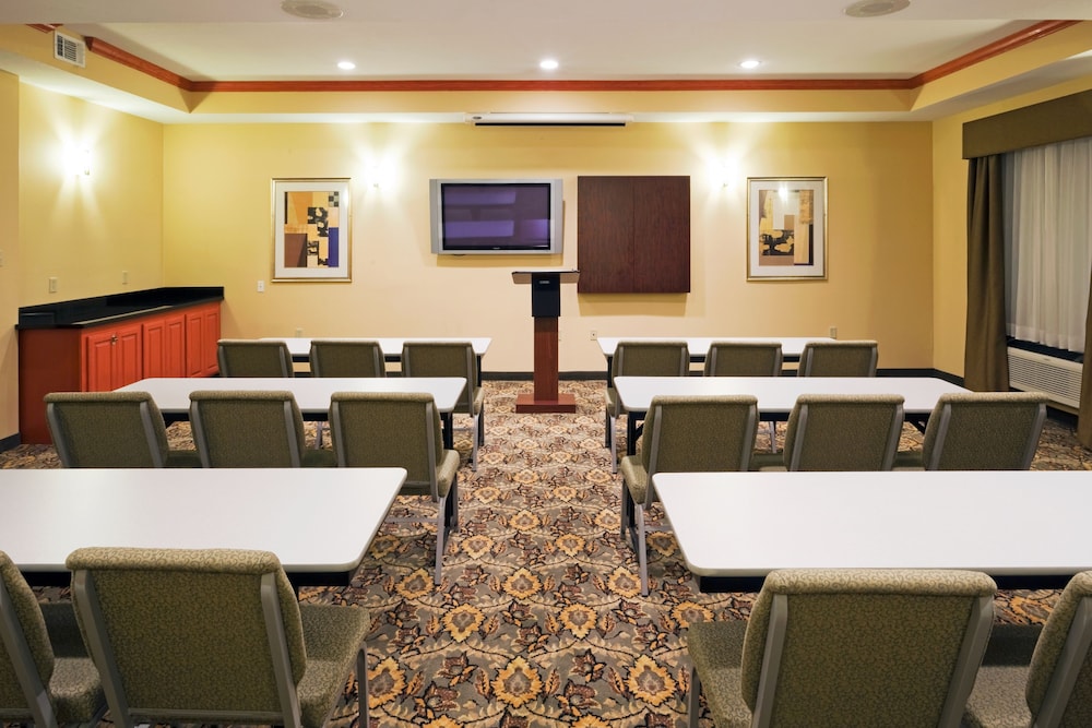 Holiday Inn Express Hotel & Suites Fairfield North by IHG - photo 27