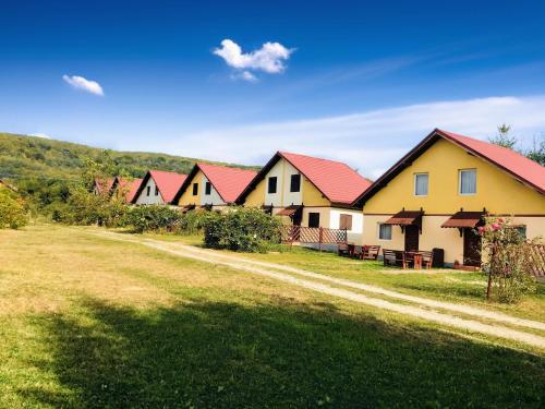 Mojo Beach - carbon neutral hotel in Bogati