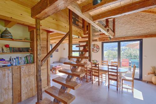 Le Refuge Des Loups Blancs - last minute hotel in Unknown City
