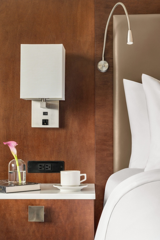 Crowne Plaza Auburn Hills by IHG - photo 17