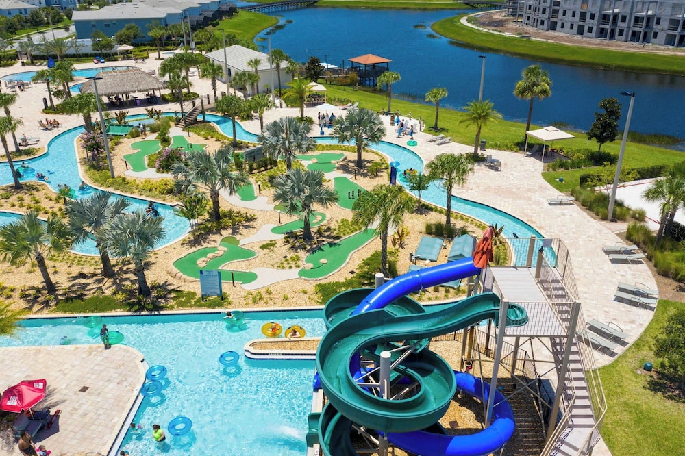 Magnificent 5Bd w Pool @ Storey Lake 4800 — 4-Star Luxury Hotel in Kissimmee, United States