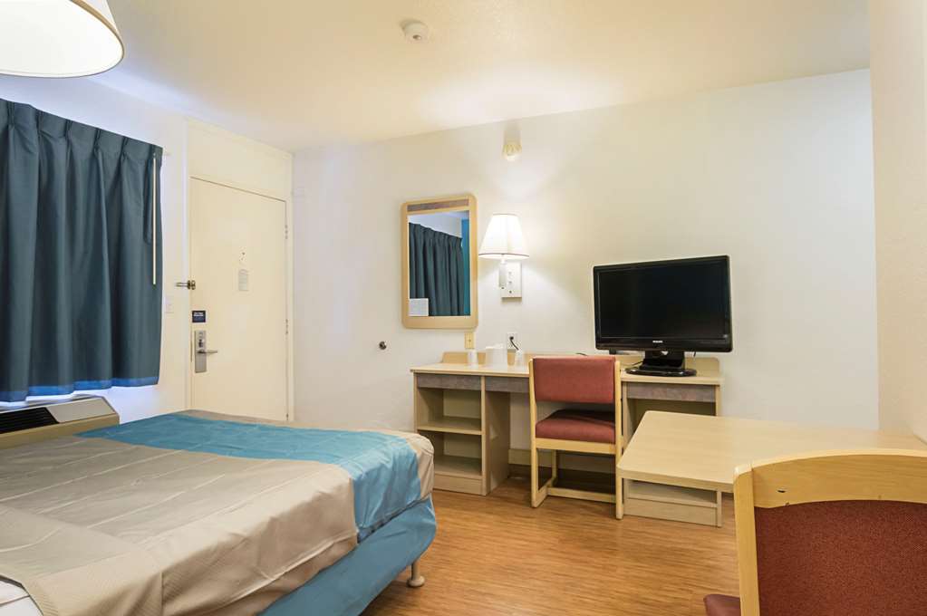 Motel 6 Rochester MN - photo 14