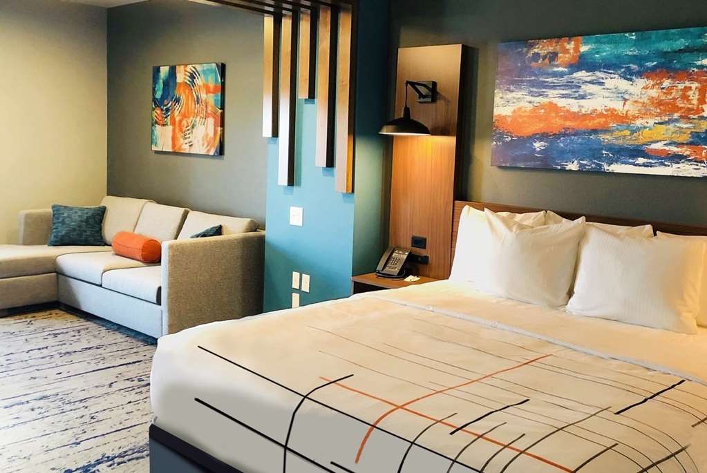 La Quinta Inn & Suites by Wyndham Limon - photo 16