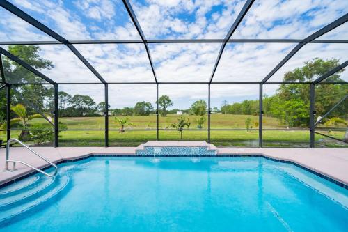Heated Pool 4BR Retreat Family Friendly — hotel in Carlton
