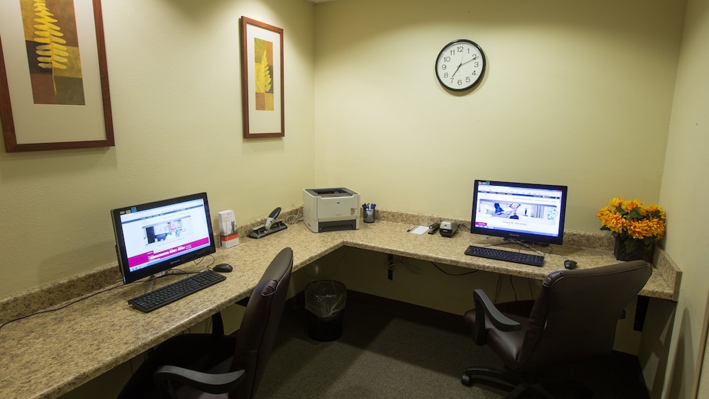 Candlewood Suites Springfield by IHG - photo 17