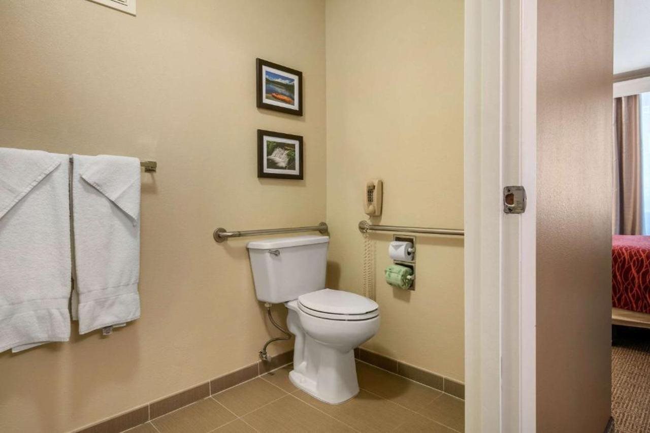 Comfort Inn Columbia Gorge - photo 19