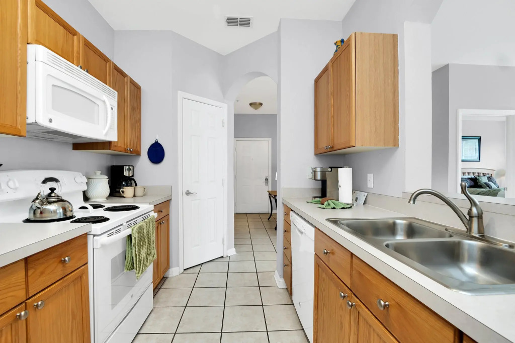 Beautiful Vacation Condo at Windsor Palms Resort - photo 16