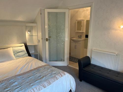 Hillcrest Bungalow — 4-Star Luxury Hotel in Nottingham, United Kingdom