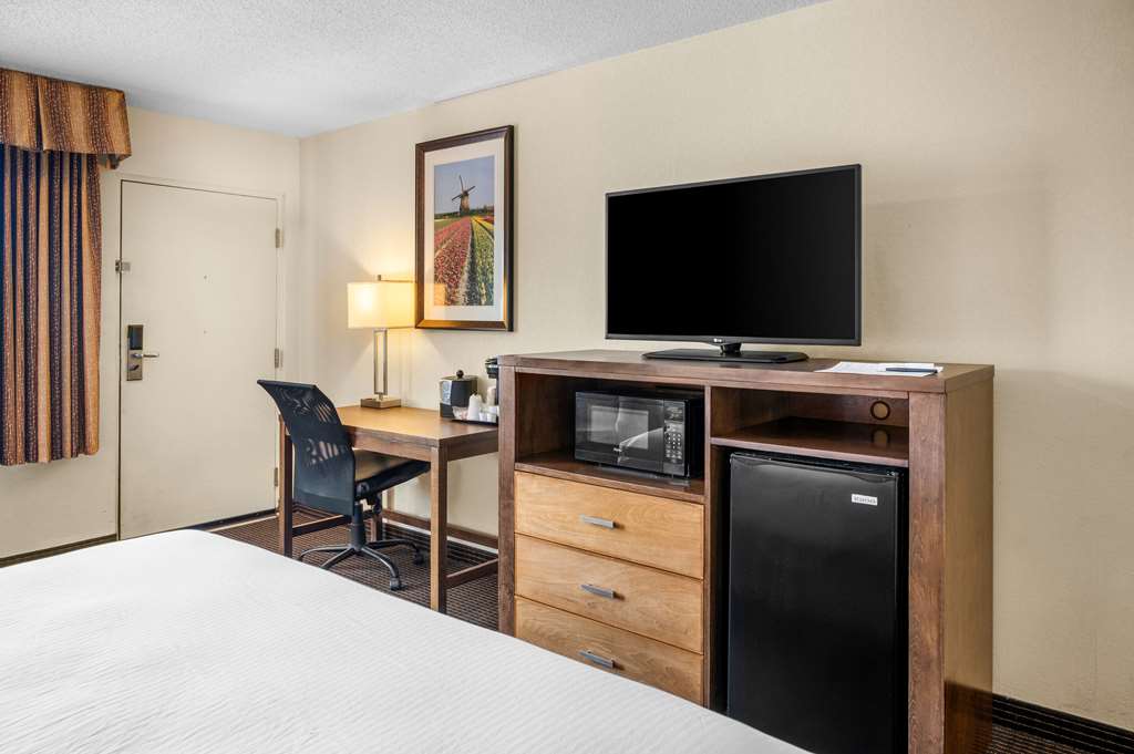White Pine Inn & Suites - photo 14