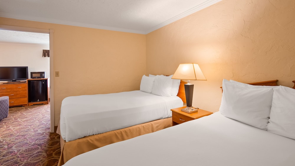 Sturgis Lodge & Suites Travelodge by Wyndham - photo 10