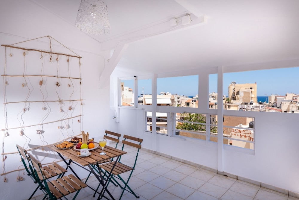 Kantouni Heraklio Apartment — 4-Star Luxury Hotel in Irakleion, Greece