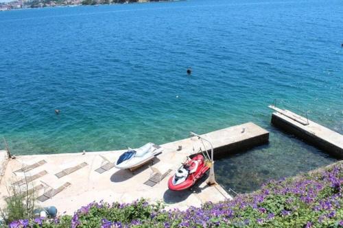 Apartments Lozica Comfort Studio Apartment with Terrace and Sea View