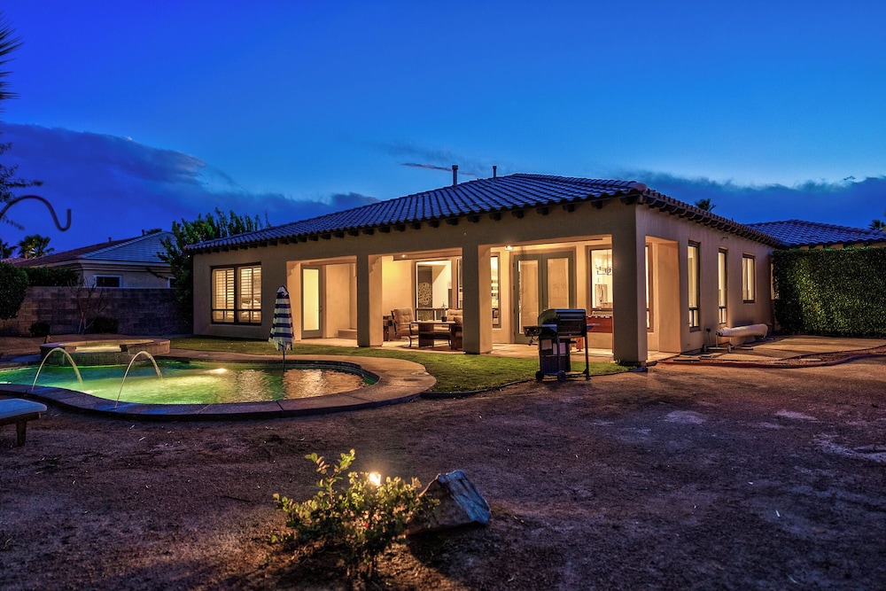 Luxury Resort Style Living w Pool & Jacuzzi - photo 47