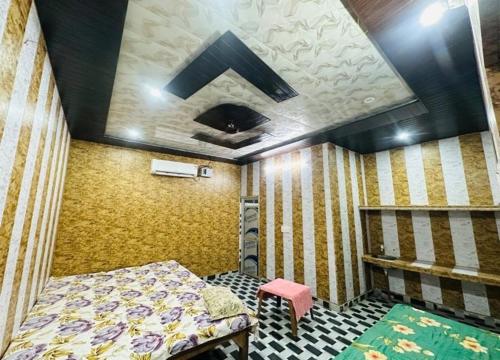Trimila Paying Guest House — 5-Star Luxury Hotel in Fyzabad, India