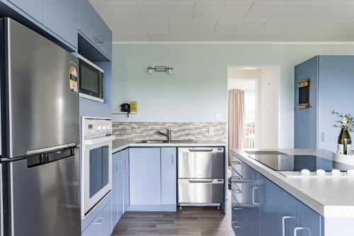 Calypso Cottage — 4-Star Luxury Hotel in Raglan, New Zealand