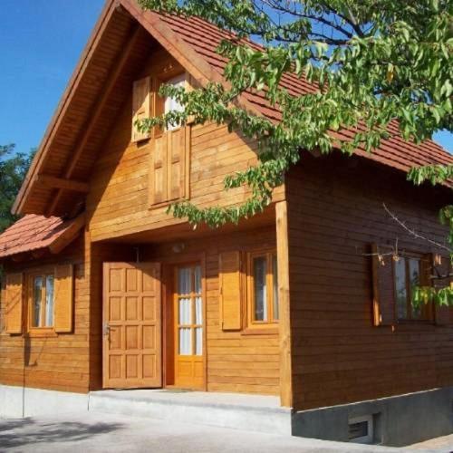 Apartman Daniel - carbon neutral hotel in Unknown City
