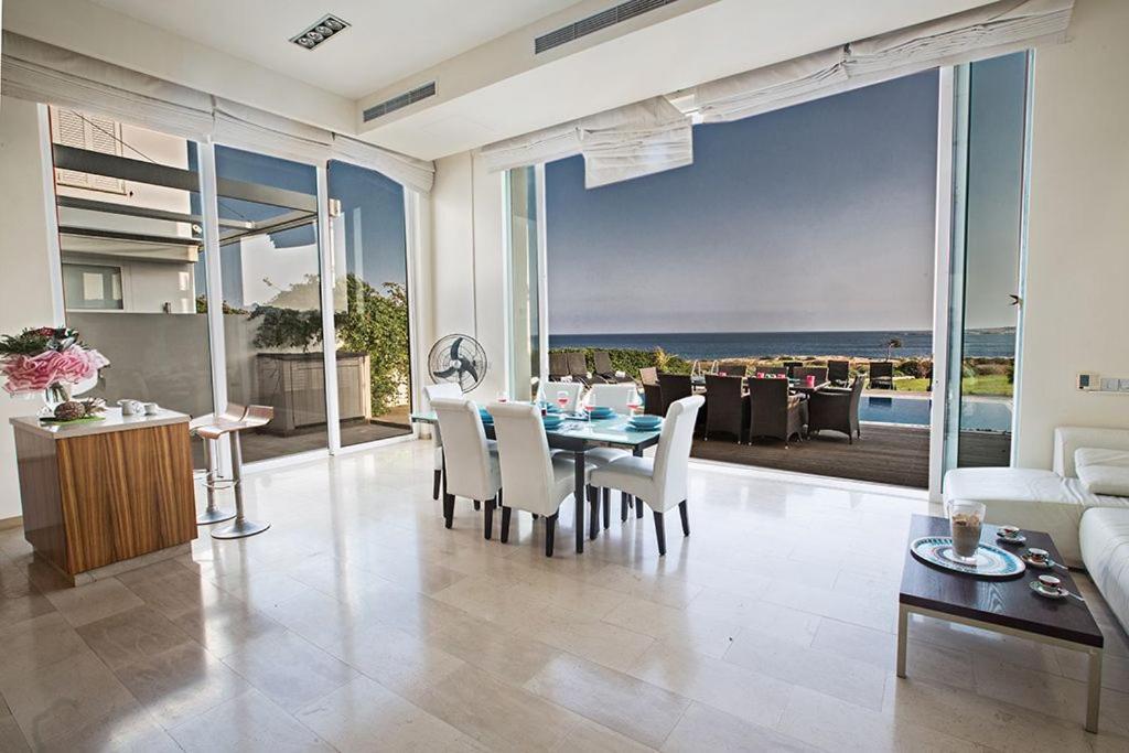 Villa Fig Tree Bay Frontline Luxury 4bdr Sea Front Protaras Villa with Pool