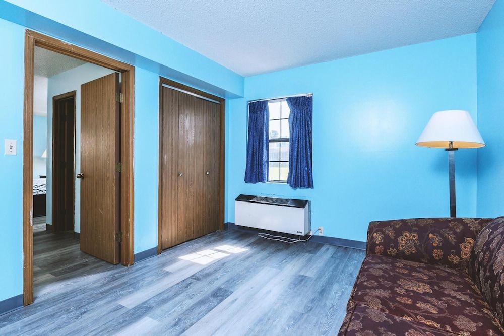 Sky Palace Inn & Suites Wellington - photo 8