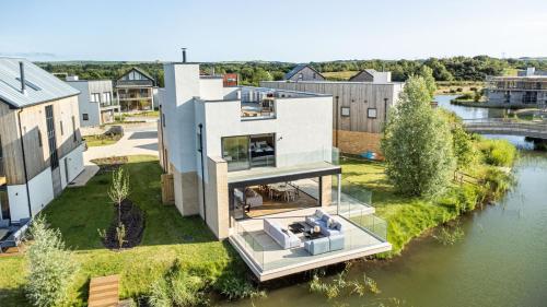 Serenity WI27 Silverlake Dorset in Maiden Newton, United Kingdom