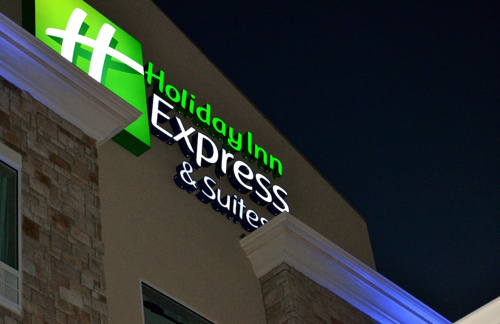 Holiday Inn Express Hotel & Suites St. Joseph by IHG — hotel in Saint Joseph