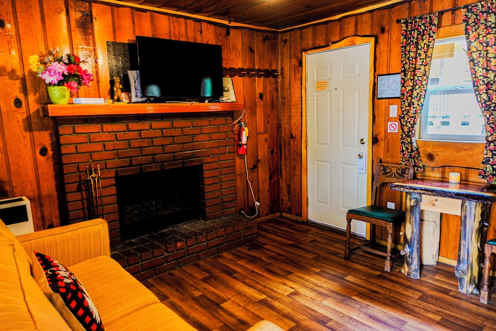 Sleepy Hollow Cabins and Hotel - photo 72